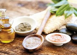 How to choose safe eye makeup products (Pick Ingredients over Branding)